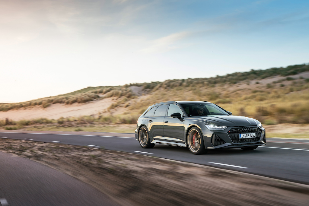 Audi RS 6 Avant performance (Nimbusgrå perleeffekt)
(Foto: Audi Sport)